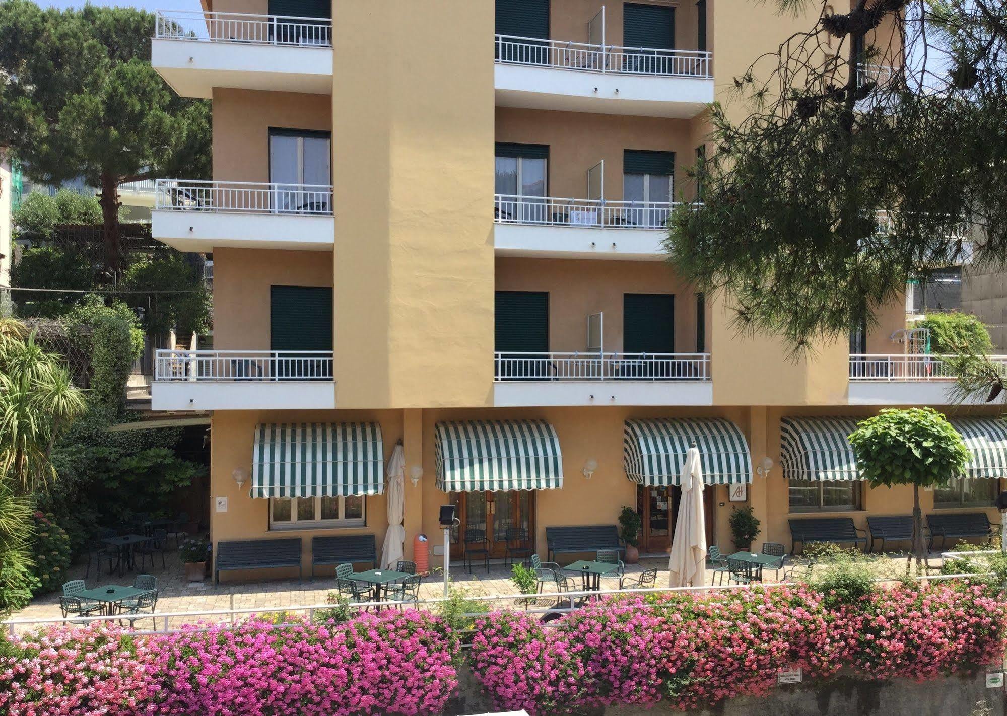 Albergo Adriana Celle Ligure Ngoại thất bức ảnh